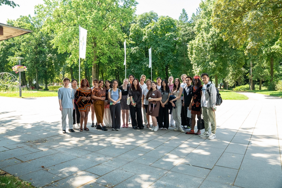 Entdeckungstour durch Paderborn - Indische Auszubildende des Christlichen Klinikums Paderborn und indische Studierende der Universität Paderborn schauen sich um © Kreis Paderborn, Beate Wippermann